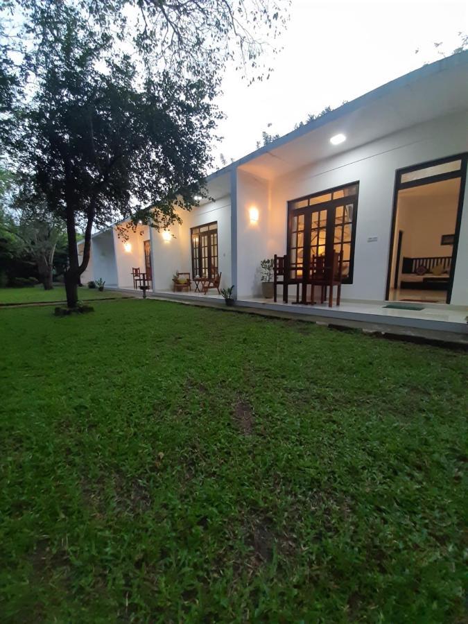 Hotel Chanara Sigiriya Exterior foto